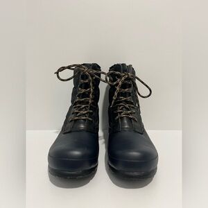 Hunter Original Short Quilted Lace-Up Boots in Navy women’s size 8